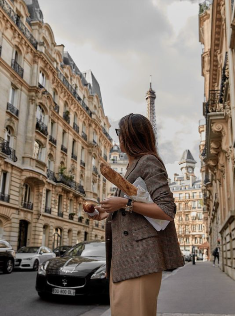 An American Lives in Paris—The Fashion Basics Needed For Your Trip | d-ravel.com