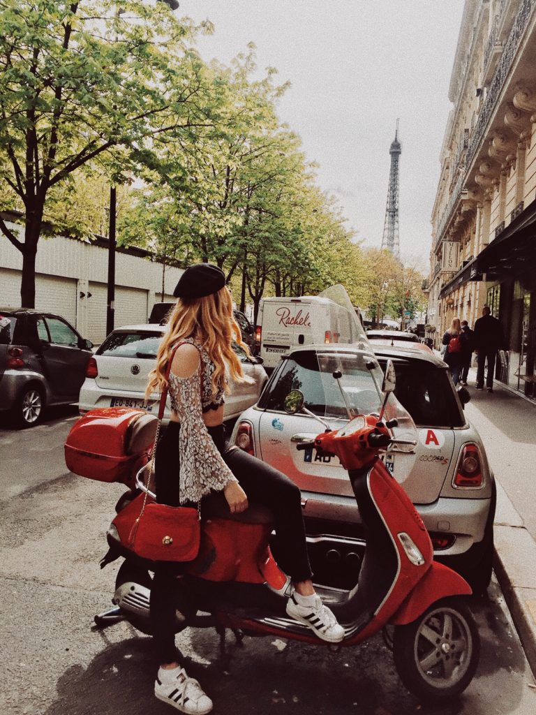 An American Lives in Paris—The Fashion Basics Needed For Your Trip
| d-ravel.com